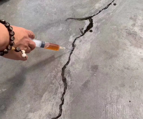 南郊混凝土裂缝修补技术详解​